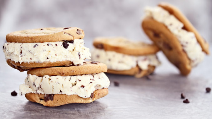 Crème Glacée aux Biscuits