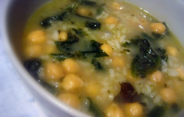 Soupe de pois chiches et épinards